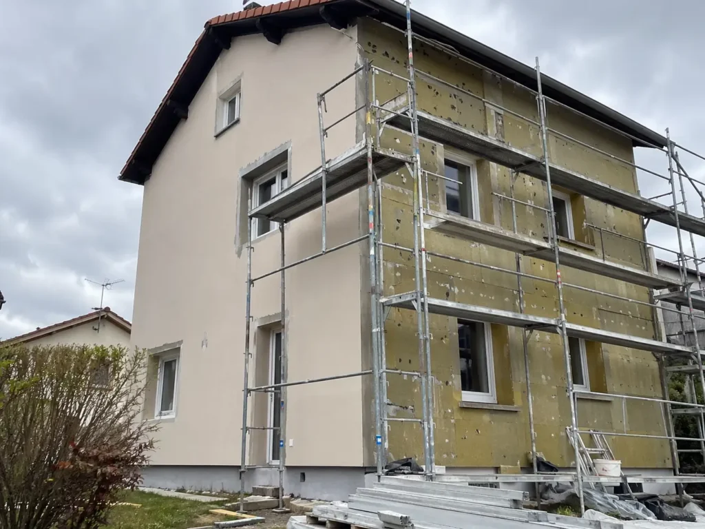 Pourquoi l'isolation extérieure est particulièrement pertinente dans les Yvelines
